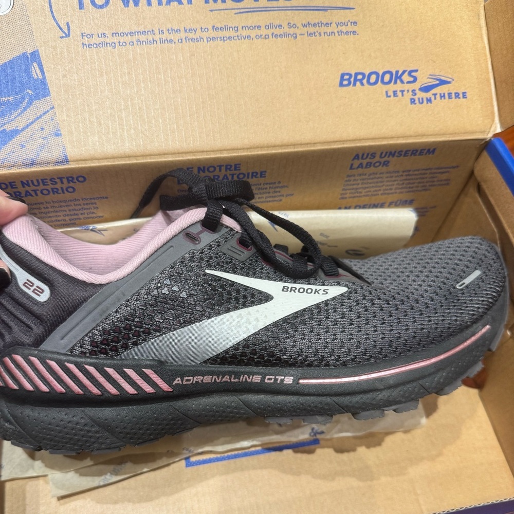 Brooks Women's Adrenaline 22 GTS Shoes - Black and Pink